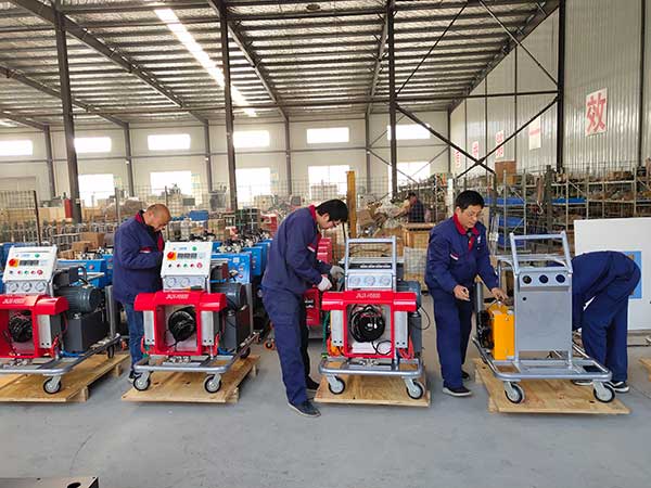 聚脲噴涂機JNJX-H5800型(圖4) 濟南九旭聚脲噴涂機產(chǎn)品裝配中心