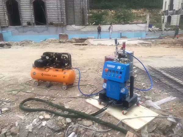 外墻保溫聚氨酯專用發(fā)泡機(圖2) Q2600外墻保溫聚氨酯專用發(fā)泡機