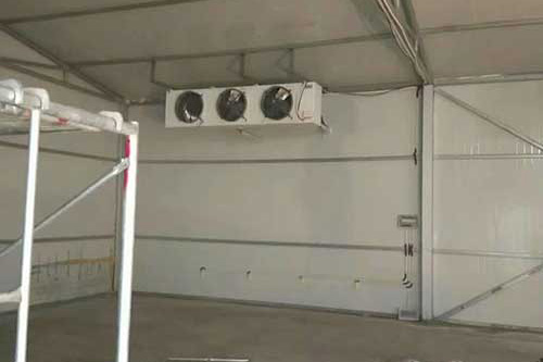 聚氨酯噴涂冷庫(kù)保溫保冷施工專用設(shè)備(圖4) 聚氨酯噴涂冷庫(kù)保溫保冷施工案例