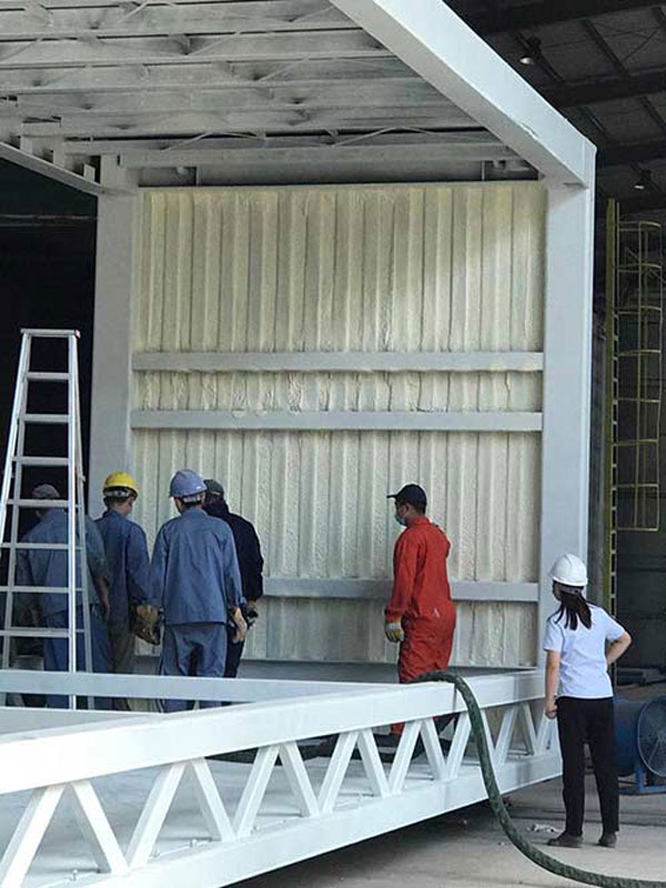 冷藏運(yùn)輸車廂噴涂硬泡聚氨酯保溫保冷(圖3) 冷藏運(yùn)輸車廂噴涂硬泡聚氨酯保溫保冷(圖3)